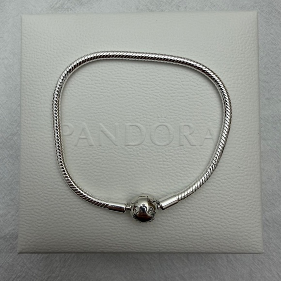 Pandora Classic Silver Bracelet 7.5in - Picture 5 of 6